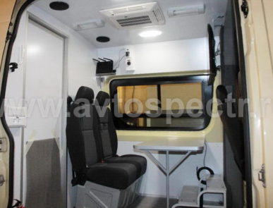 Передвижная библиотека Volkswagen Crafter