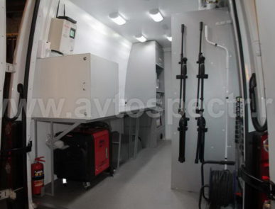 Передвижная библиотека Volkswagen Crafter