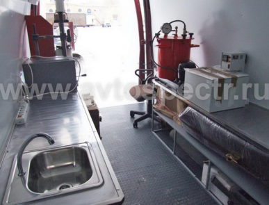 Передвижная дорожная лаборатория Ford Transit