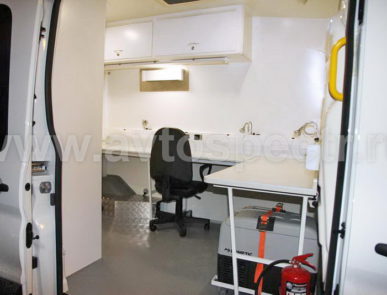 Передвижная ветеринарная лаборатория Ford Transit