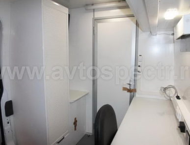 Передвижная ветеринарная лаборатория Ford Transit