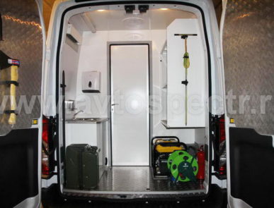 Передвижная ветеринарная лаборатория Ford Transit