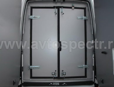 Автомобиль для перевозки опасных грузов 7 класса Ивеко