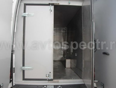 Автомобиль для перевозки опасных грузов 7 класса Ивеко