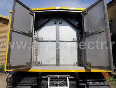 Автомобиль для перевозки опасных грузов тяжелого класса КАМАЗ