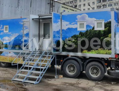 Мобильный санитарно-туалетный комплекс на базе полуприцепа