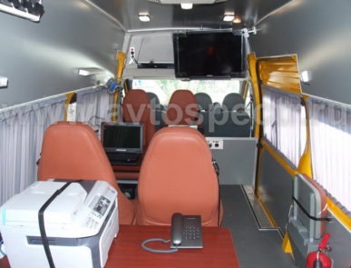 Штабной автомобиль на шасси Ford Transit